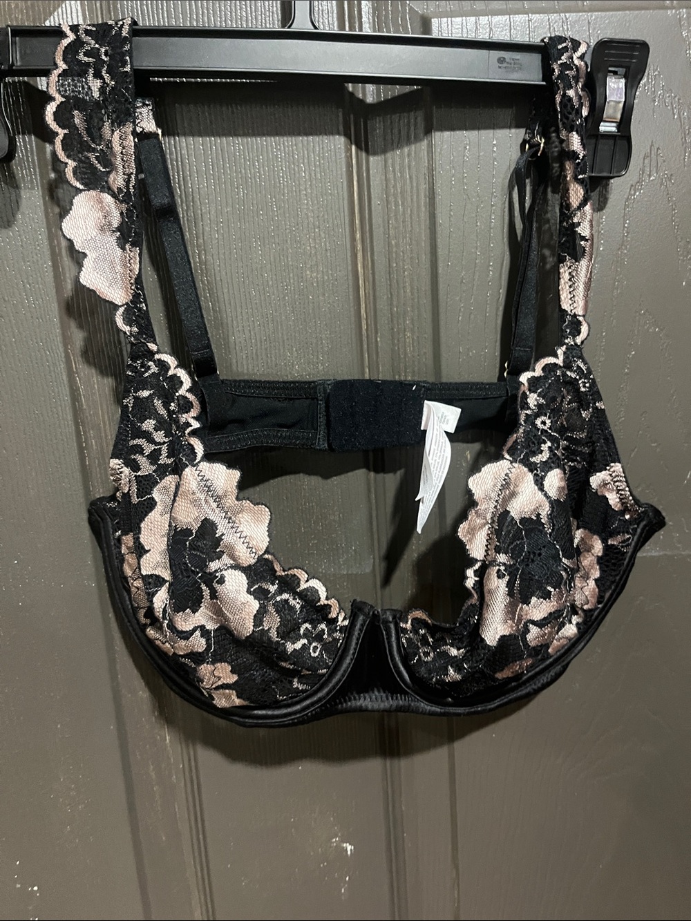 Black & Nude Floral Lace Underwire Bra - Women Intimates